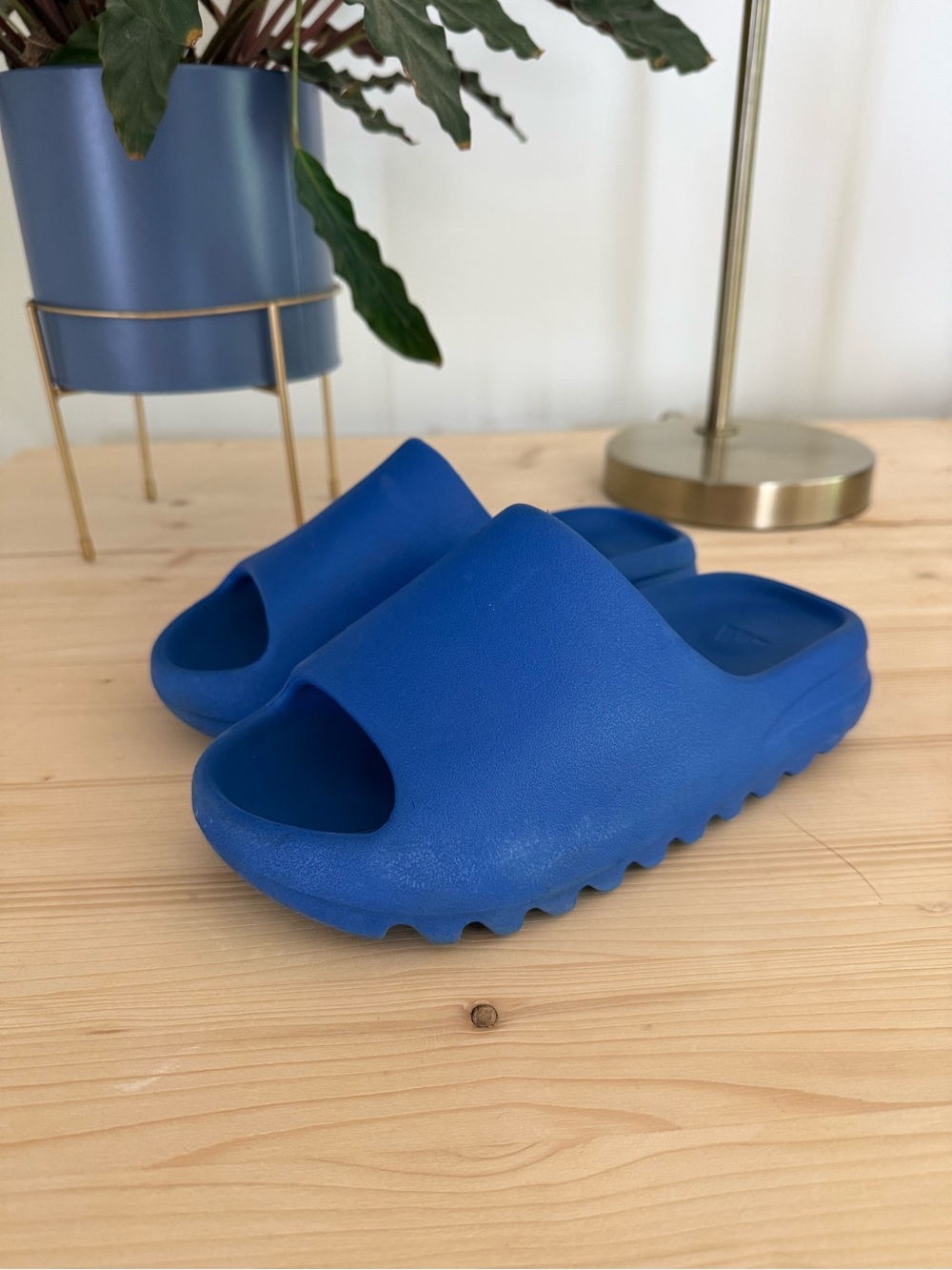 Adidas Yeezy Ultra Blue Foam Slide Sandals - Size 6 unisex